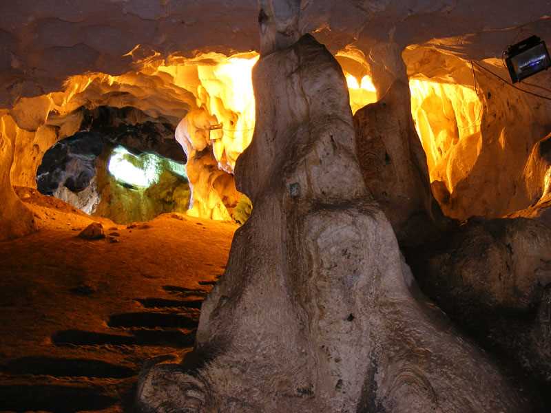 Karain Mağarası Antalya’nın Tarih ve Doğa Harikası