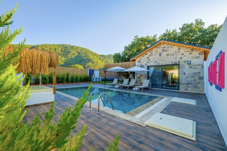 Muhafazakar Villa Kiralama ile Huzurlu ve Özgür Bir Tatil Keyfi
