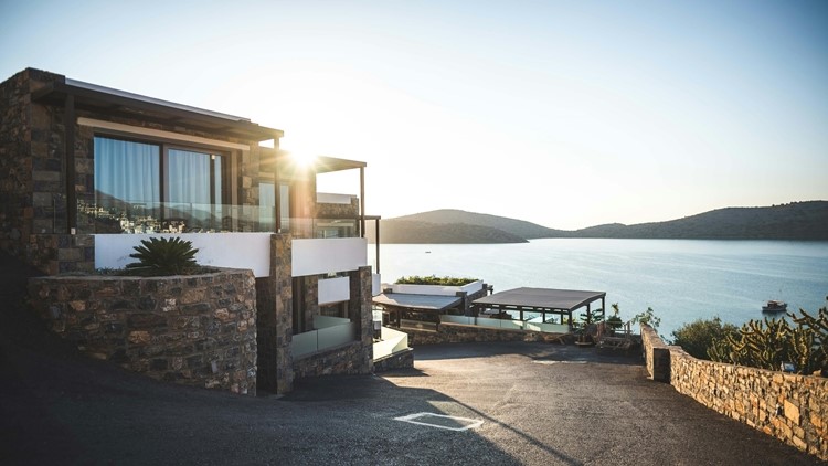 Kalkan Villa Kiralama: Lüks ve Huzur Dolu Tatilin Yeni Adresi 1 Kalkan Kiralık Villalarının Sunduğu Avantajlar