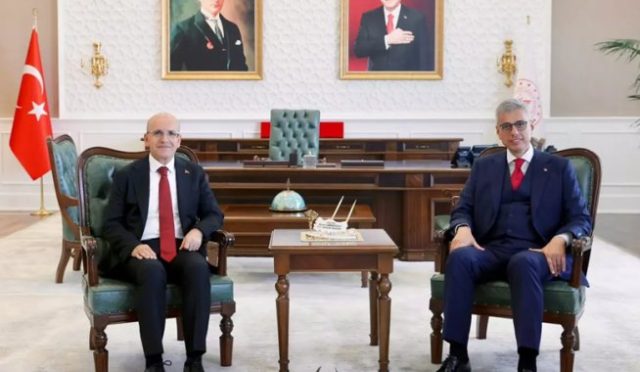 Bakan Memişoğlu, Hazine ve Maliye Bakanı Şimşek ile Bir Araya Geldi 3 Bakan Memişoğlu, Hazine ve Maliye Bakanı Şimşek ile Bir Araya Geldi