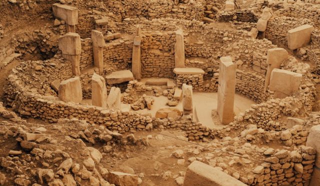 Göbekli Tepe: Neolitik Dönemin Gizemli Kalbi, İnsanlığın Miladı Şanlıurfa'da! 9 gobekli-tepe-neolitik-donemin-gizemli-kalbi-i-nsanligin-miladi-sanliurfa-da