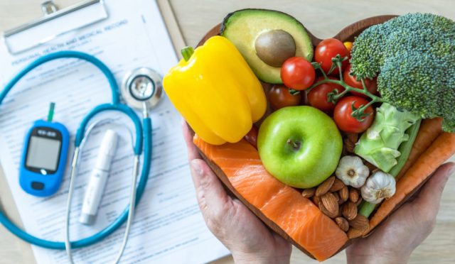 Diyabet Yönetiminde Beslenme: Kan Şekerini Kontrol Altında Tutmanın Anahtarı
