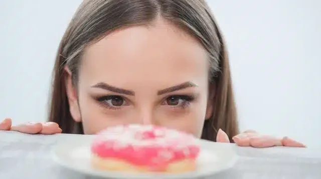 Duygusal Açlık Nedir? Dr. Seren Korkmaz’dan Bilinçli Yeme Rehberi