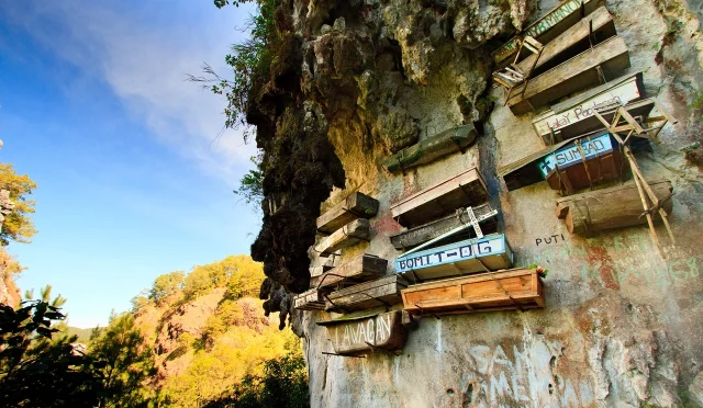 Filipinler Sagada Asılı Tabutların Fısıldadığı Gizemli Bir Yolculuk