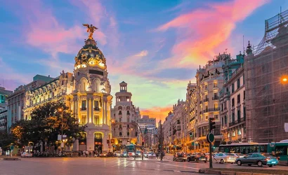 Madrid Gezi Rehberi: Meydanları ve Parklarıyla Yaşayan Şehrin Büyüleyici Kalbine Yolculuk