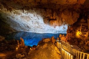 Mersin'in Saklı Cenneti: Gilindere (Aynalı Göl) Mağarası'na Büyüleyici Bir Yolculuk!