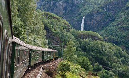 Norveç Flam Treni Macerası: Fiyortların Kalbine Fantastik Bir Yolculuk!