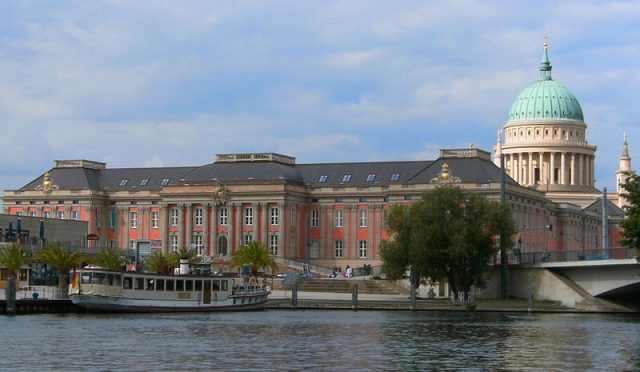 Potsdam Gezi Rehberi: Berlin'in Yanı Başındaki Saklı Cenneti Keşfet!