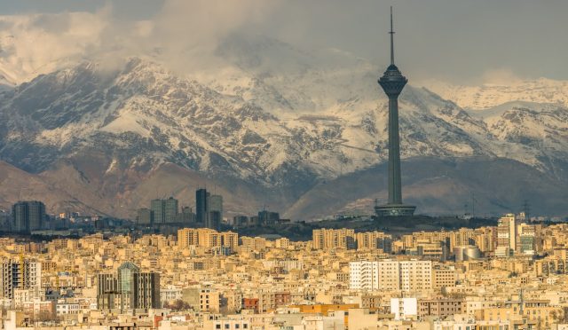 Tahran Gezi Rehberi: Tezatlar Şehrinde Büyüleyici Bir Keşif!