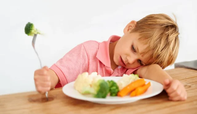 Yeme Bozuklukları Bir Hekim Gözünden Sağlıklı İlişkiler ve Tedavi Yolları Dr. Seren Korkmaz