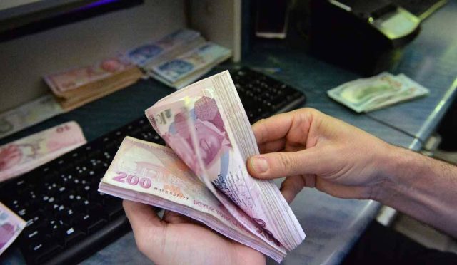 10 Bin TL İhtiyaç Kredisi Geri Ödemesi Ne Kadar? İşte 6 Ay Vadeyle Taksit Tablosu