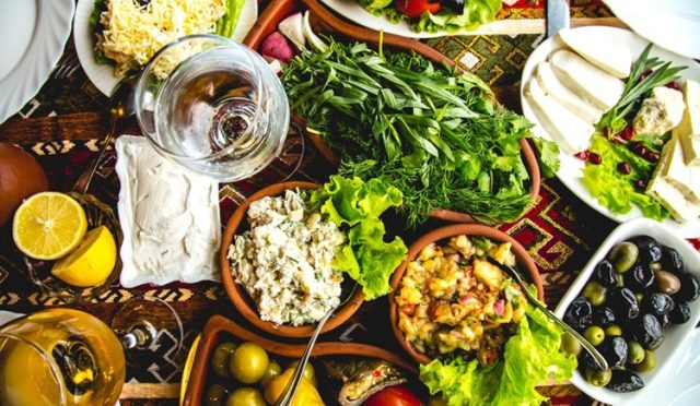 Akdeniz Tipi Beslenme: Kalbiniz ve Ruhunuz İçin Bir Yaşam Felsefesi