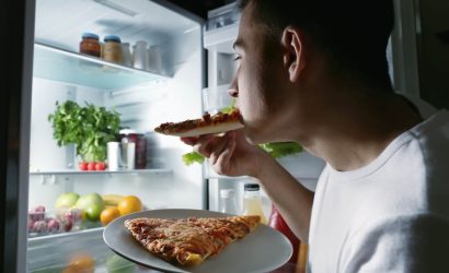 Gece Yeme Atakları Kabus Olmasın: Dr. Seren Korkmaz'dan Bilinçli Adımlar