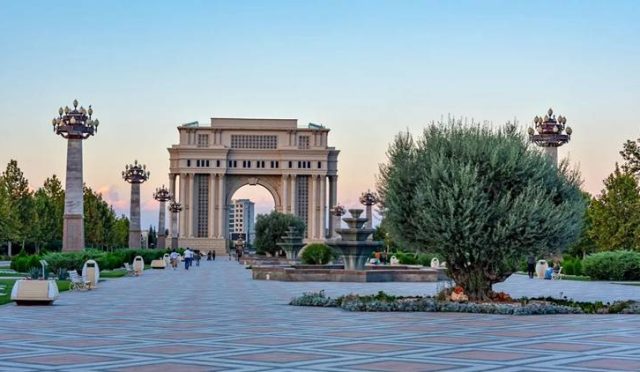 Gence Gezi Rehberi: Azerbaycan'ın Saklı Cenneti ve Zengin Tarihiyle Tanışın