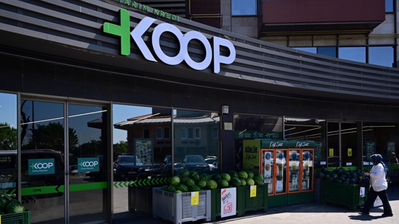 Hafta Sonu Fırsat Alarmı! KOOP Market’te 20-21 Aralık’a Özel Çay, Tavuk ve Sıvı Yağda İndirimli Fiyatlar 1 KOOP Market İndirimlerinde Öne Çıkan Ürünler