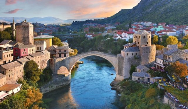Otobüsle Balkanlar Turu: Benimle Tarihin ve Doğanın Kucağında Bir Gezi Macerası!