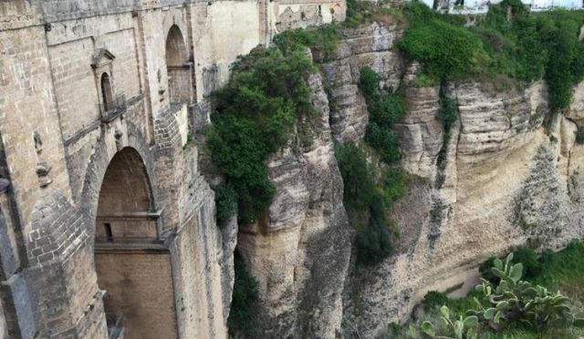 Ronda Gezi Rehberi Endülüs'ün Kalbinde Gizli Bir Rüya Şehir
