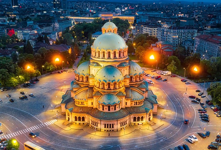 Sofya Gezi Rehberi: Yakın Komşumuzun Kalbine Bir Yolculuk! 1 Sofya Hakkında Bilmeniz Gerekenler: Neden Şimdi?