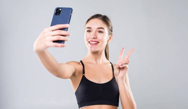 Sosyal Medya ve Beden İmajı: Kendimizle Barışık Yaşamanın Sırları - Dr. Seren Korkmaz