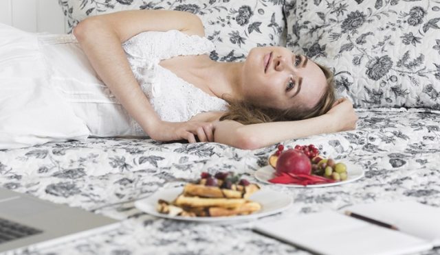 Uyku Apnesi ve Beslenme İlişkisi: Sağlıklı Bir Uyku İçin Tabağınızda Ne Olmalı?