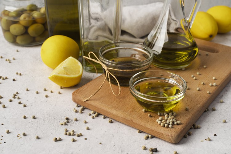 Sağlıklı Yağ Seçimi Neden Hayati? Dr. Seren Korkmaz'dan Bilmeniz Gerekenler 1 Yağlara Karşı Önyargıyı Kırmak: Sağlıklı Yağlar Neden Vazgeçilmez?