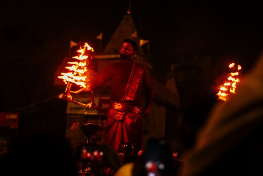 Varanasi Gezi Rehberi: Ruhunuzu Özgürleştirecek Kutsal Deneyimler