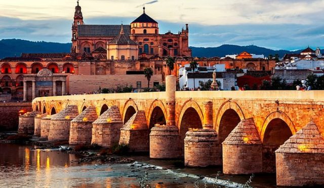 Cordoba Gezi Rehberi: Endülüs'ün Kalbine Yolculuk, Lorca'dan Mezquita'ya Bir Keşif!