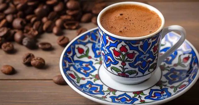 Dr. Seren Korkmaz'dan: Sabah Kahvesi Tuzağı! Uyanır Uyanmaz Neden İçmemelisiniz?