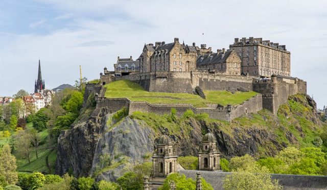 Edinburgh Gezi Rehberi: İskoçya’nın Başkentinde Tarihin ve Büyünün İzinde