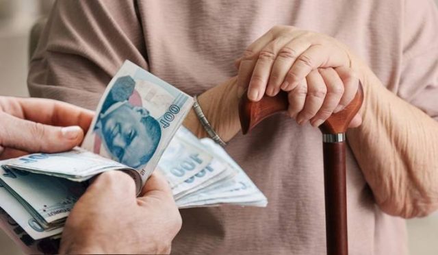 Emekliye Ocakta 19 Bin TL Taban Maaş Beklentisi: SSK, BAĞ-KUR'luya Yüzde 12.42 Enflasyon Zam Hesabı