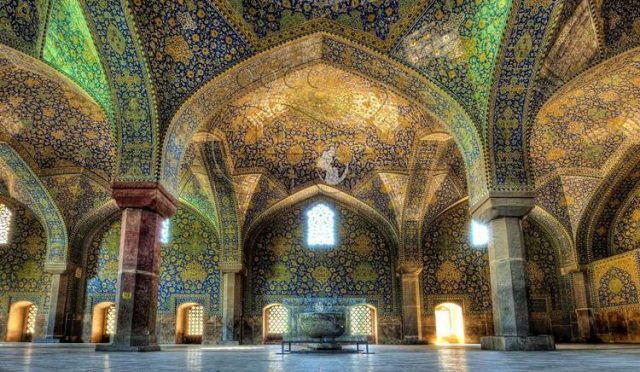 İsfahan Gezi Rehberi: İran'ın Renkleri Arasında Bir Rüya!