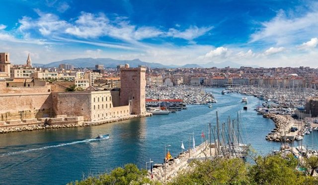 Marsilya Gezi Rehberi: Fransa'nın Baharatlı Kalbi, Akdeniz'in Macerası