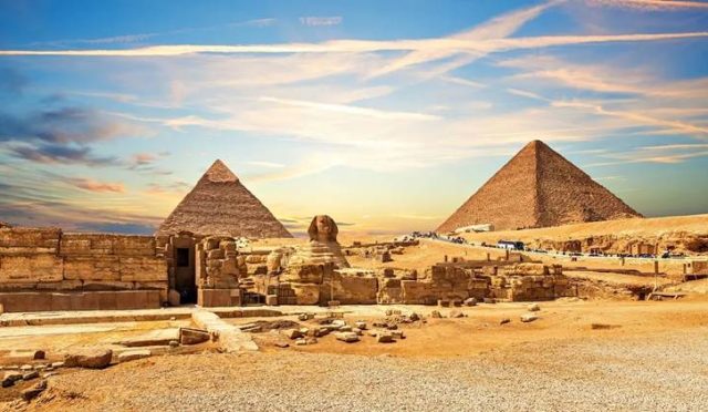 Mısır'ın Kalbine Yolculuk: Nil'de Gemi ile Antik Çağın İzinde Büyülü Bir Serüven