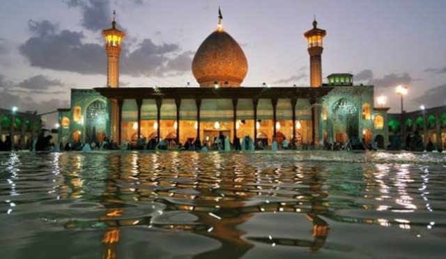 Şiraz Gezi Rehberi: İran’ın Şairler Şehri – Büyülü Bir Kültür Yolculuğu!