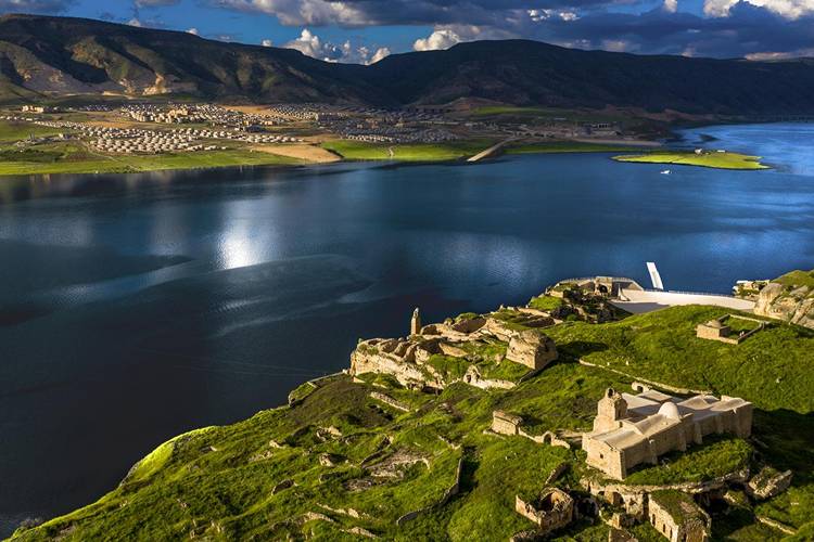 Hasankeyf: Mezopotamya'nın Kalbinden Yükselen Bir Veda Senfonisi 1 Sular Yükselmeden Önceki Hasankeyf: Zamanın Durduğu Yer