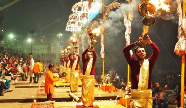 Varanasi Gezi Rehberi: Ruhunuzu Özgürleştirecek Kutsal Deneyimler