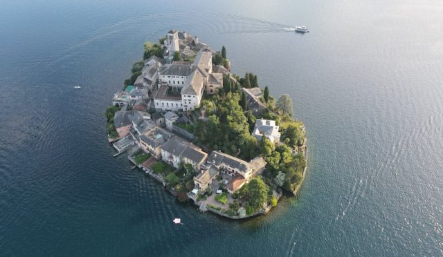 new-york-ta-zamanda-yolculuk-manhattan-dan-orta-cag-sanatina-essiz-bir-kesif