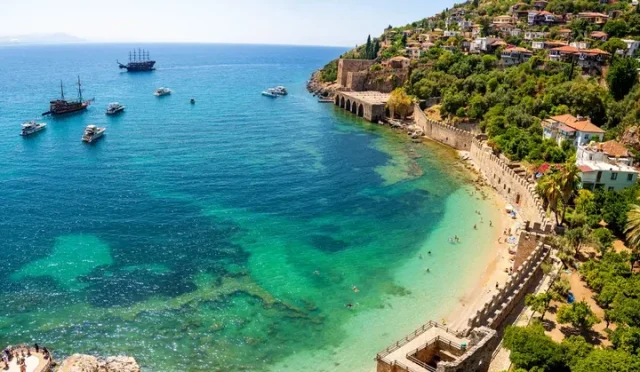 Antalya Gezi Rehberi: Kaleiçi'nin Büyülü Sokaklarında Bir Keşif