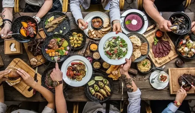 Bayramda Hem Lezzetin Tadını Çıkarın Hem Sağlıklı Kalın Dr. Seren'den İpuçları