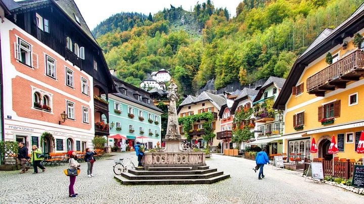 Hallstatt: Tarih Kokan Bir Masal Köyü