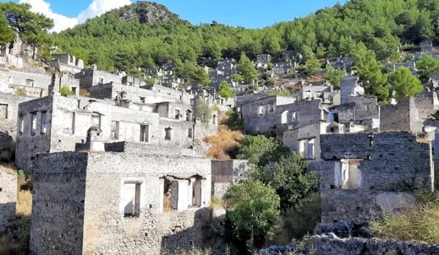 Kayaköy Gezi Rehberi: Hayalet Köy'ün Hüzünlü Hikayesine Bir Yolculuk