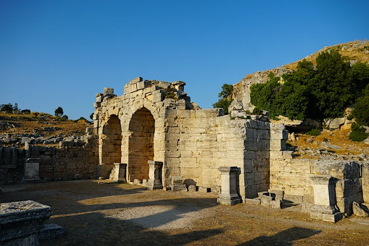 Kremna Antik Kenti: Toroslar'ın Saklı Cenneti mi, Bir Uçurum Çiçeği mi?