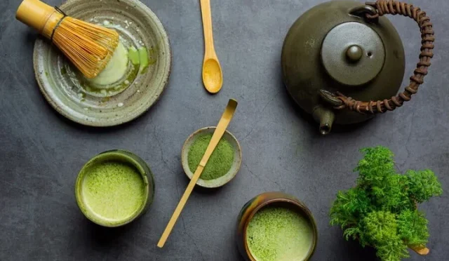 Matcha: Gerçekten Bir Mucize mi, Yoksa Dozunda mı Güzel? Dr. Seren Anlatıyor