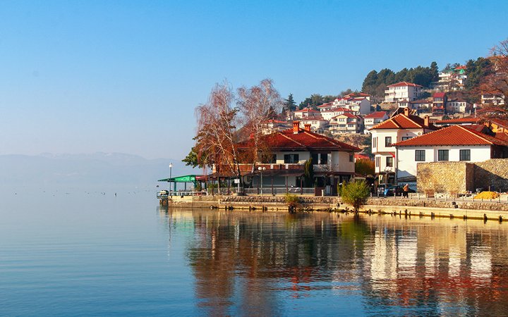 Kuzey Makedonya'nın Cennet Köşesi: Ohrid Gezi Rehberi ile Doğa, Tarih ve Kültür Keşfi 1 Ohrid'e Ulaşım ve Şehir İçinde Nasıl Gezilir?