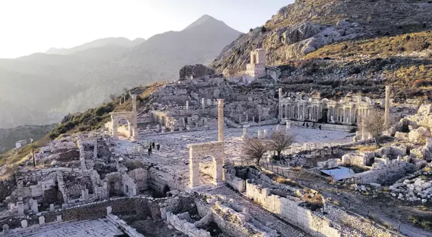 Sagalassos Gezi Rehberi: Torosların Kucağında Bir Antik Kent 1 Sagalassos'a Nasıl Gidilir ve Bilmeniz Gerekenler?