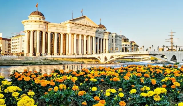 Üsküp Gezi Rehberi: Balkanların Kalbinde Tarih ve Modernizm Bir Arada!