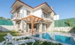 Villa Tatili mi Otel Tatili mi Daha Ekonomik? 2026 Maliyet Karşılaştırması